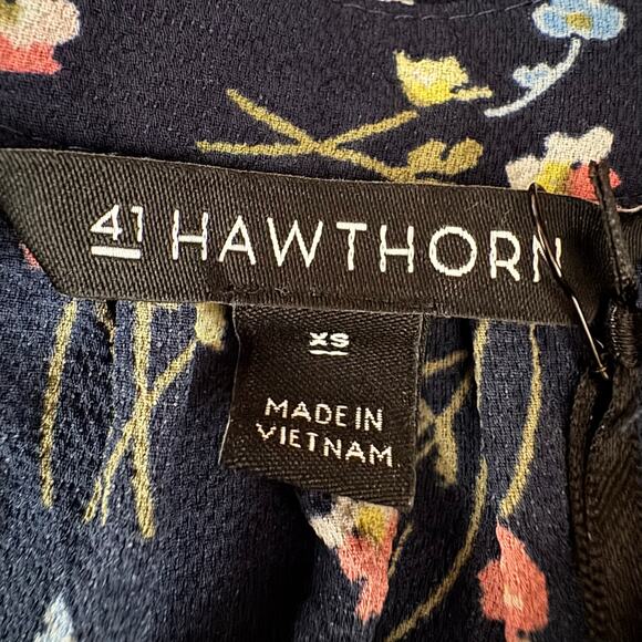 41 Hawthorn Morey Split Neck Sleeveless Top Women’s XS Navy Blue Floral NWT - Picture 5 of 6